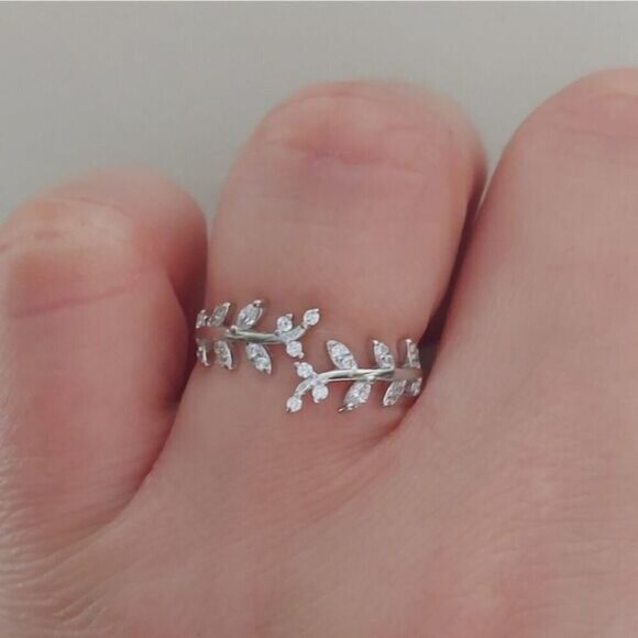 925 Sterling Silver CZ Leaves Ring - Picture 7 of 10